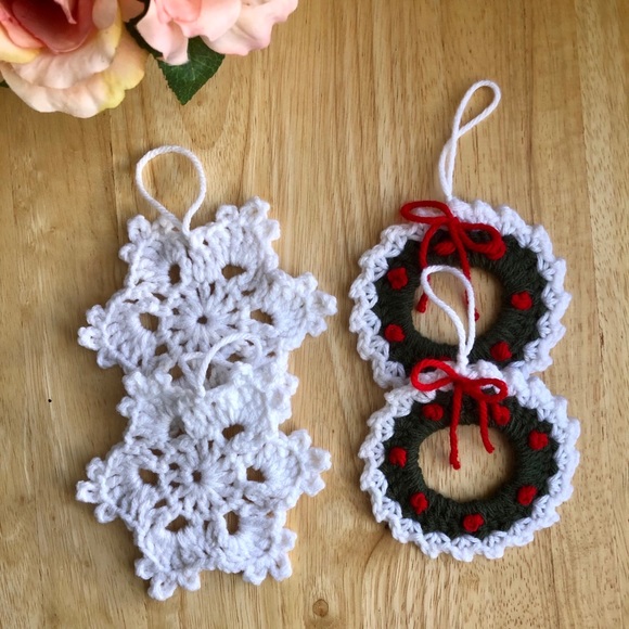 Crochet Christmas Wreath and Snowflake Ornaments - Picture 5 of 7